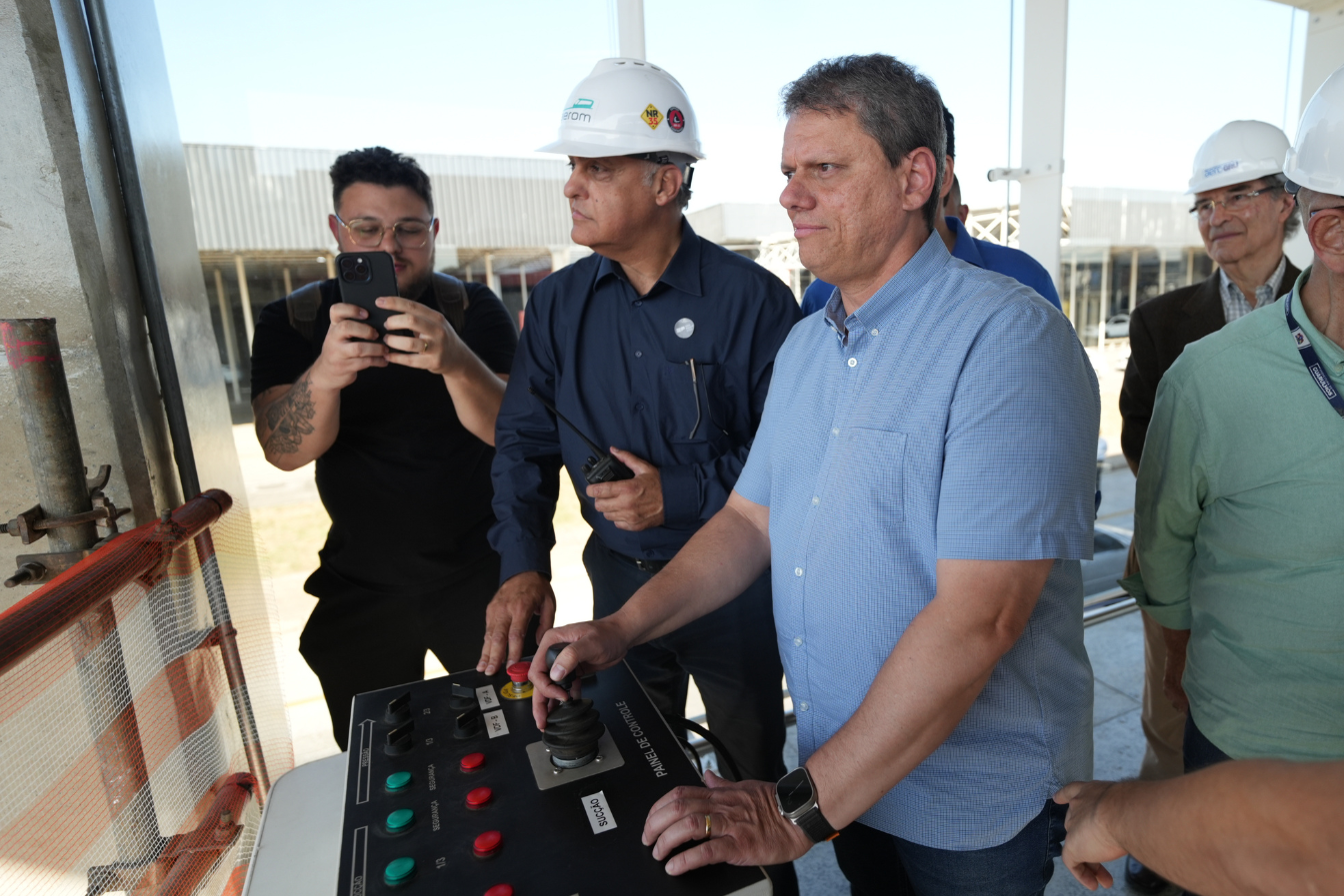 Governador Tarcísio de Freitas Visita Obras do Aeromovel no Aeroporto de Guarulhos